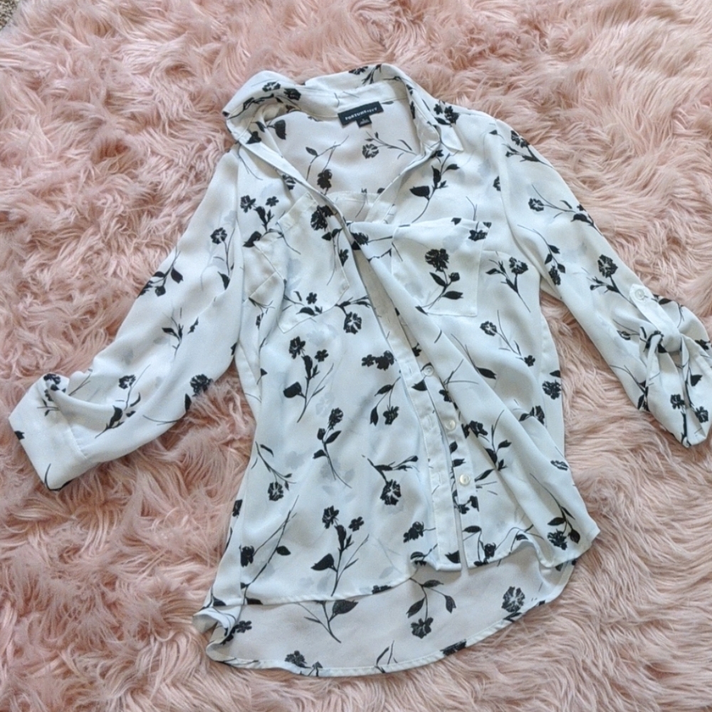 3/4 sleeve floral blouse